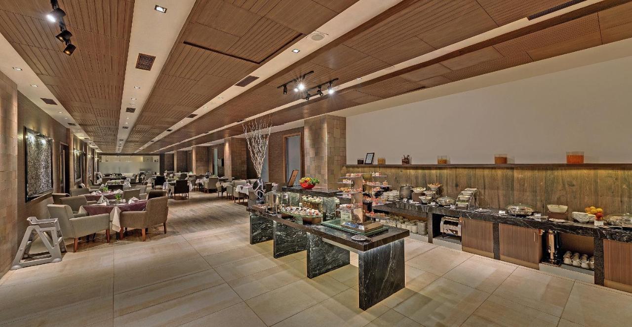 Wyndham Ahmedabad Shela Hotell Eksteriør bilde
