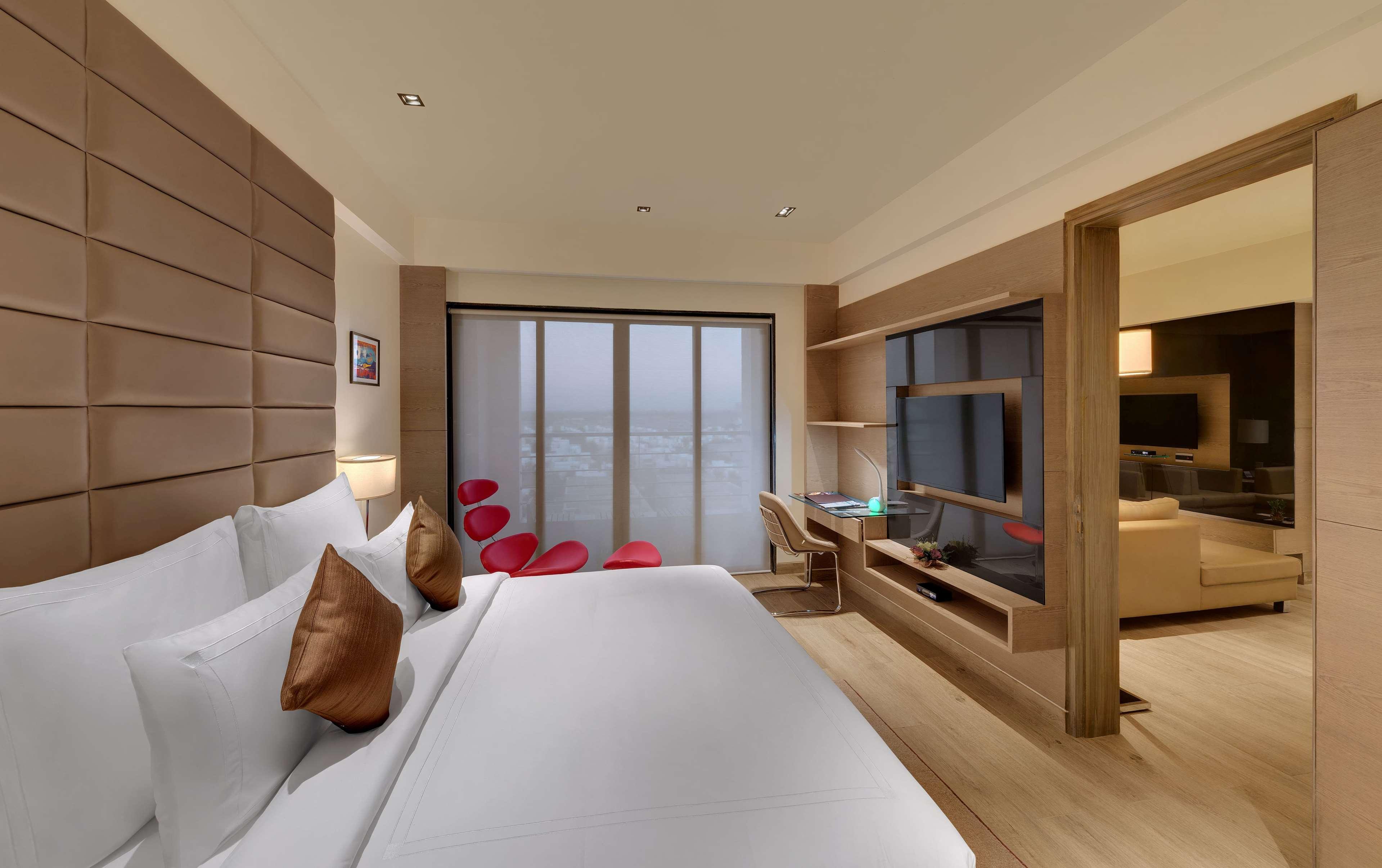 Wyndham Ahmedabad Shela Hotell Eksteriør bilde