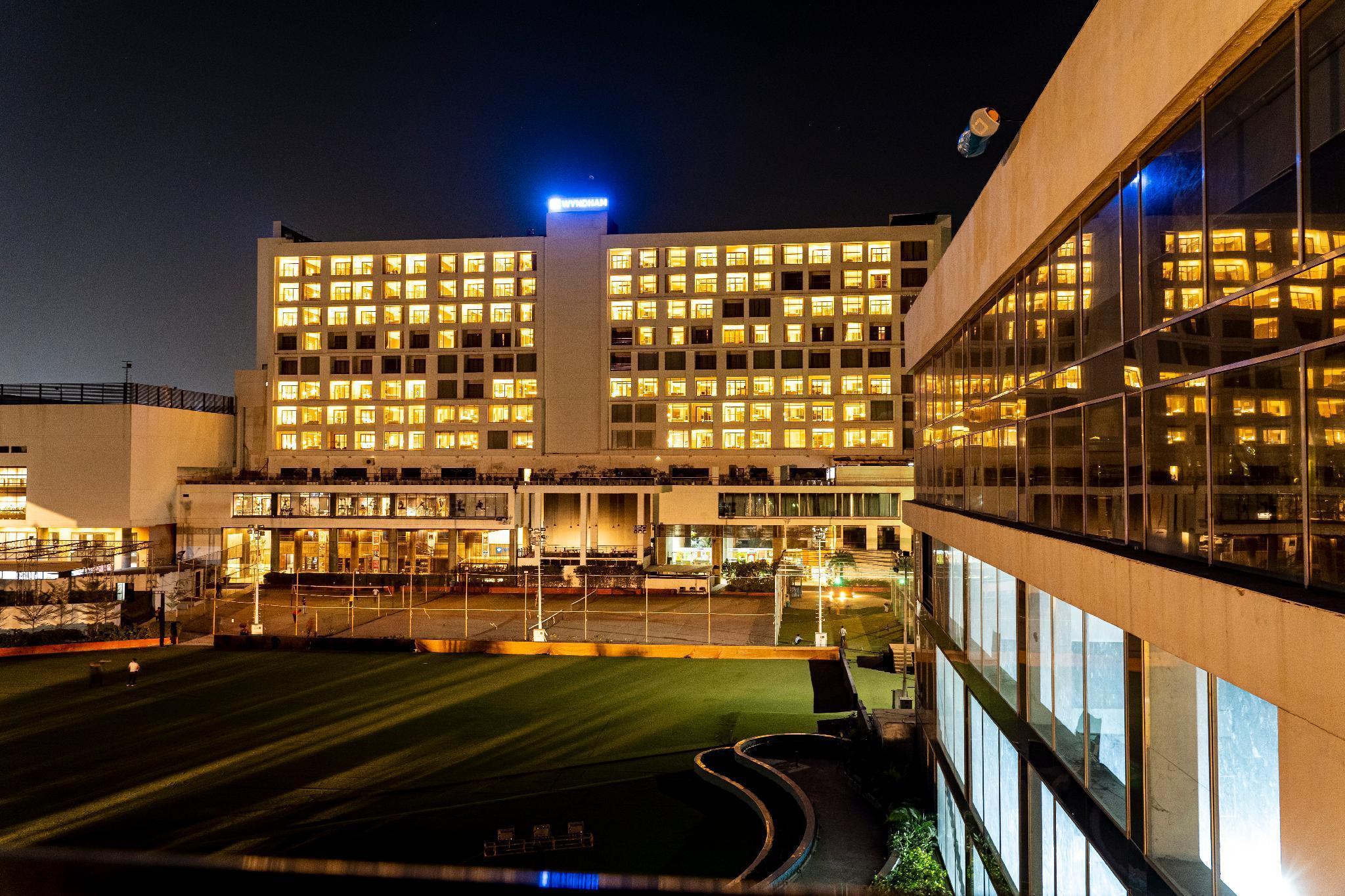 Wyndham Ahmedabad Shela Hotell Eksteriør bilde