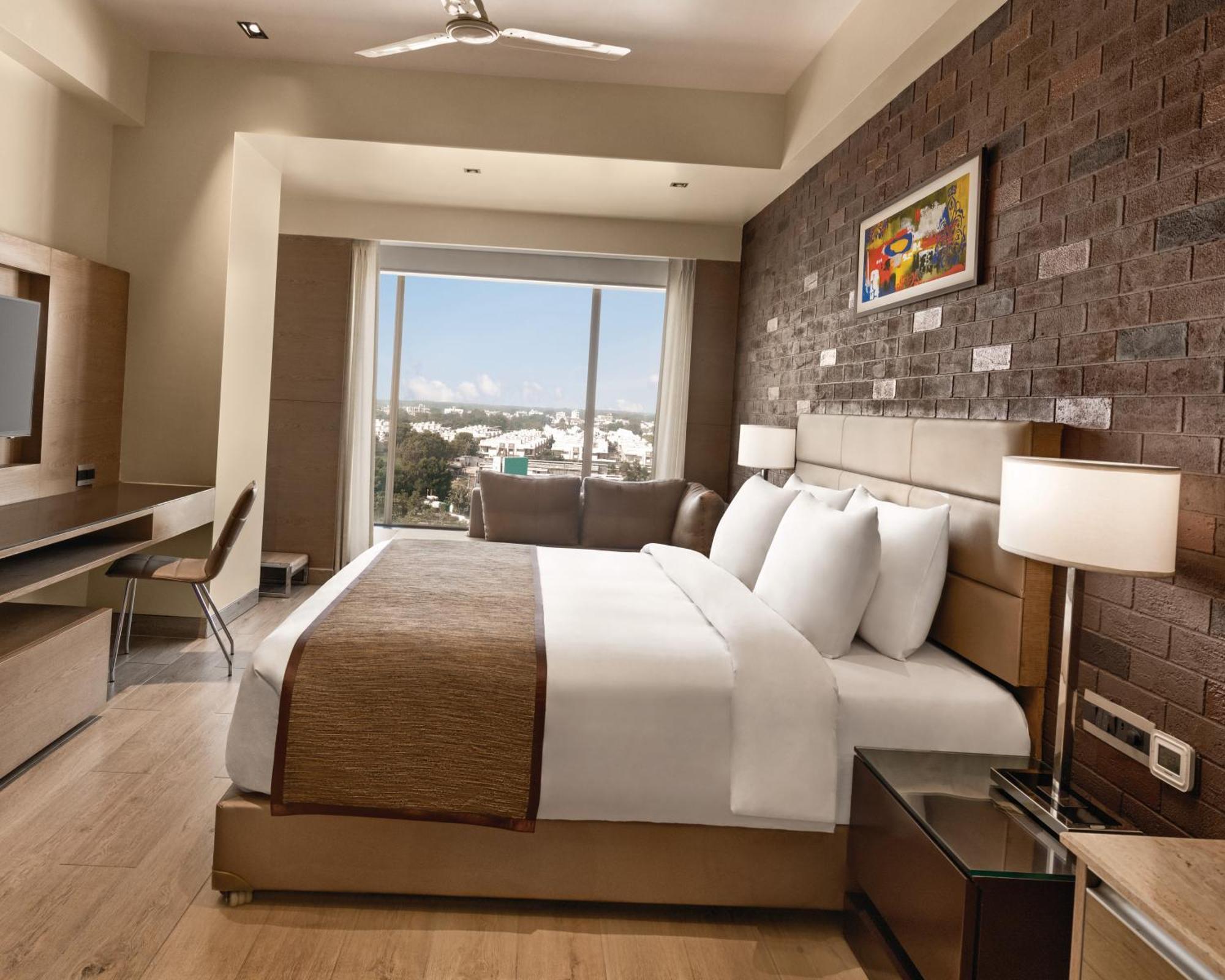 Wyndham Ahmedabad Shela Hotell Eksteriør bilde